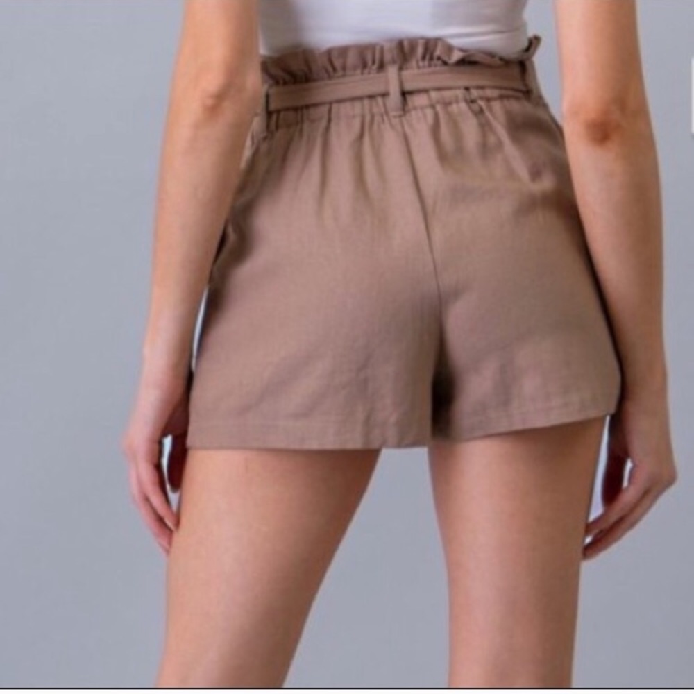 Heart & Hips Linen Blend Shorts - Picture 2 of 4